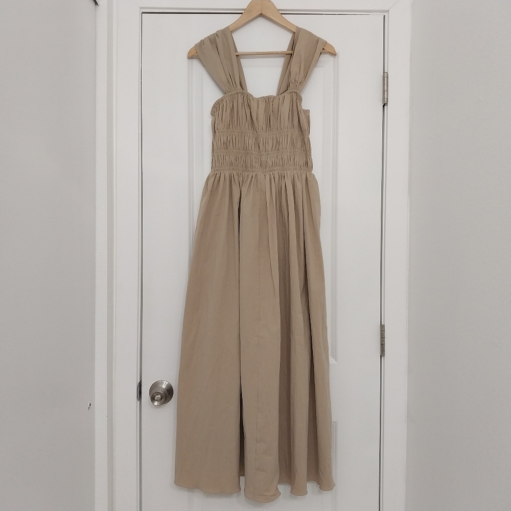 Tuckernuck Beige Smocked Midi Dress, so comfortable and pockets! - Picture 3 of 10